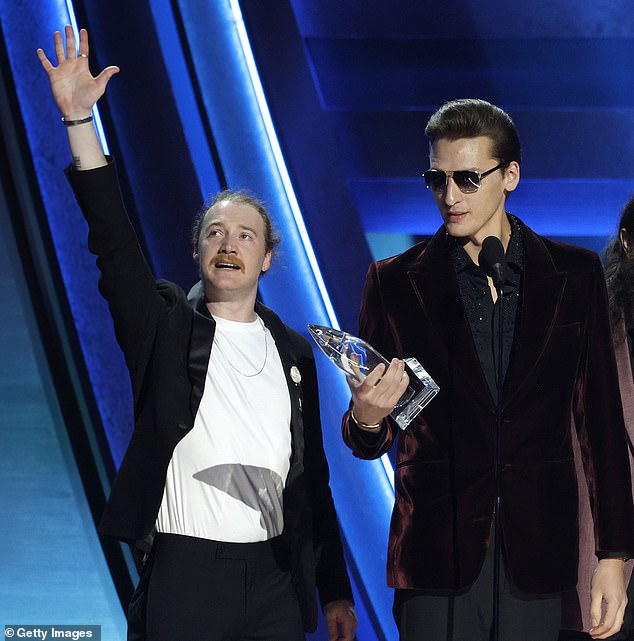 The Red Clay Strays accept Vocal Group of the Year; John Hall honors his late brother Jacob