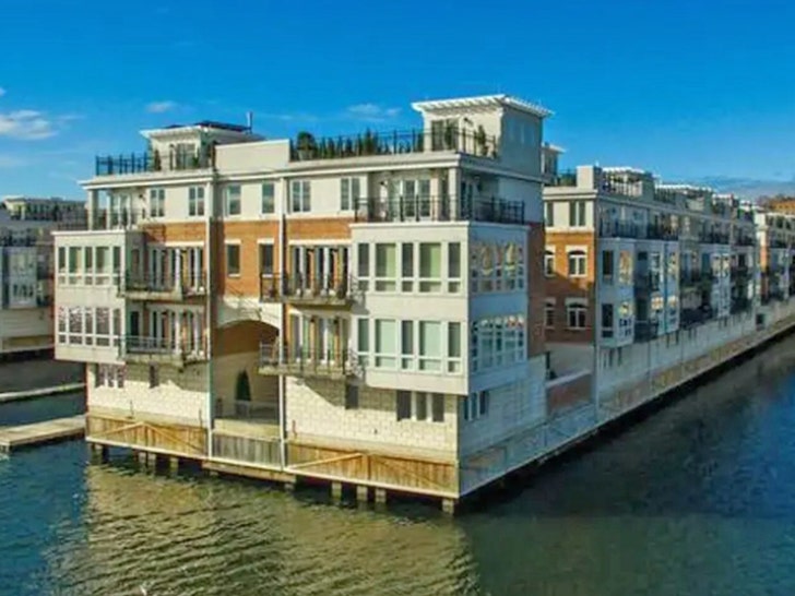 Exterior view of Kevin Spacey's former Baltimore residence reportedly headed for auction